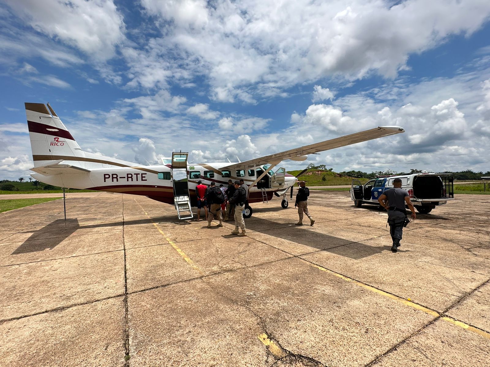 Operação realiza transferência de detentos para unidade prisional de Manaus