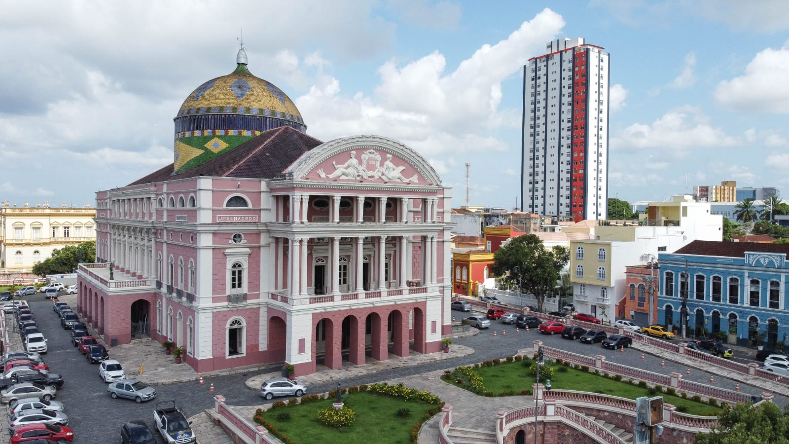 Teatro Amazonas suspende programação de espetáculos do dia 16 a 20 de fevereiro