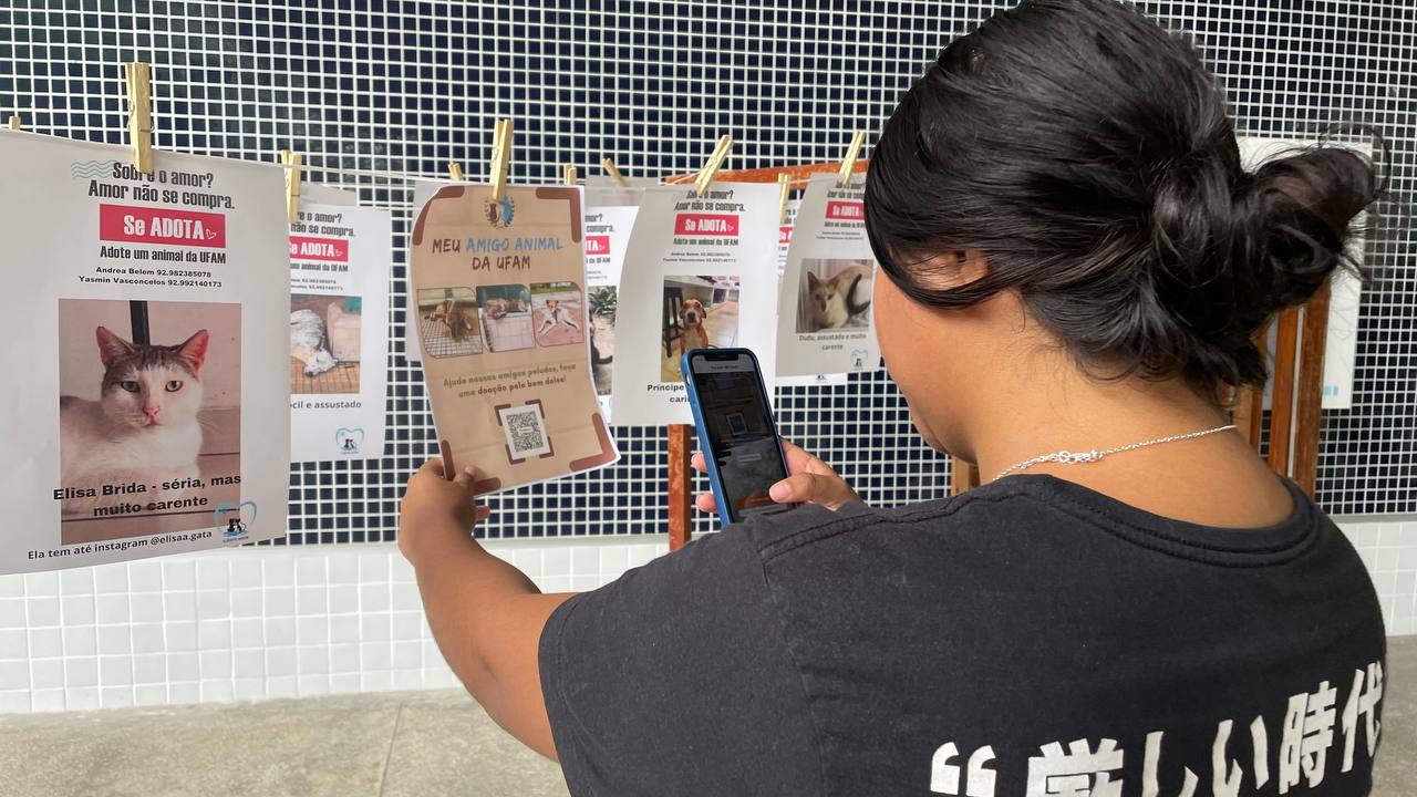 Universitários realizam campanha para ajudar animais abandonados no campus da Ufam