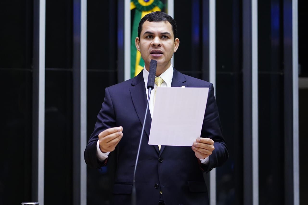 Para evitar perda de repasses aos municípios do AM, Saullo Vianna pede recontagem de Censo do IBGE