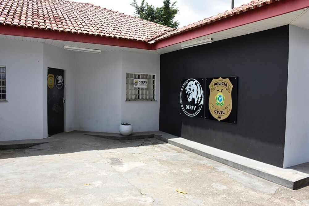 PC-AM prende suspeito de golpes de financiamento e venda de carros roubados