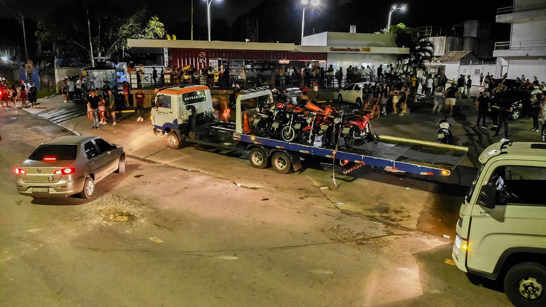 Detran-AM faz operação contra “rolezinhos” e remove 141 motos irregulares