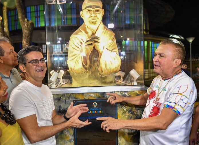 David Almeida entrega praça reformada na Cidade Nova: ‘qualidade de vida’