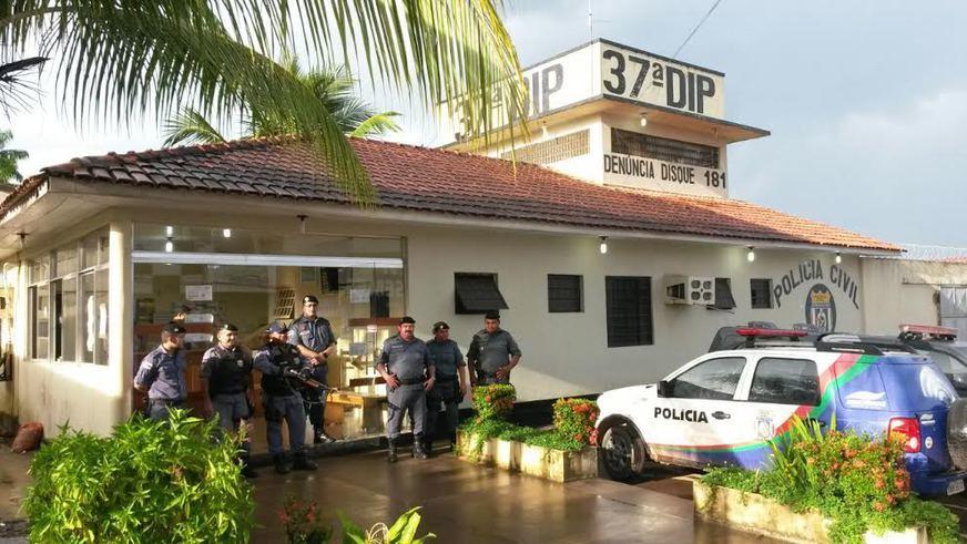 Durante culto, mulher tem surto psicótico e esfaqueia dois fiéis no Amazonas