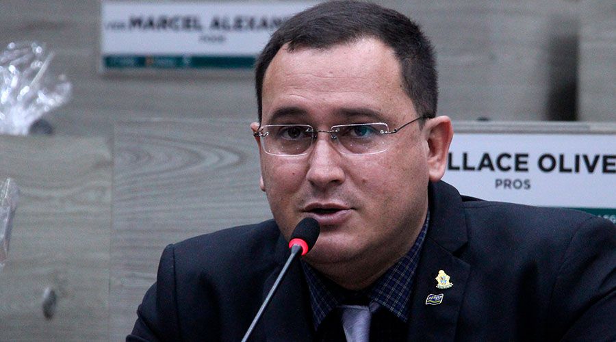 Com Manaus castigada por chuvas, vereador Raiff Mattos prefere falar de mulheres trans