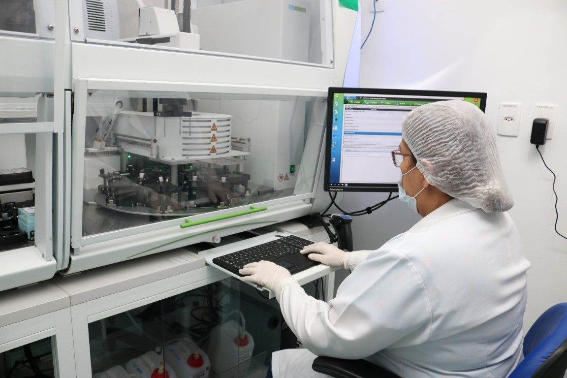 Hemoam realiza testes de detecção precoce de malária no sangue de doadores