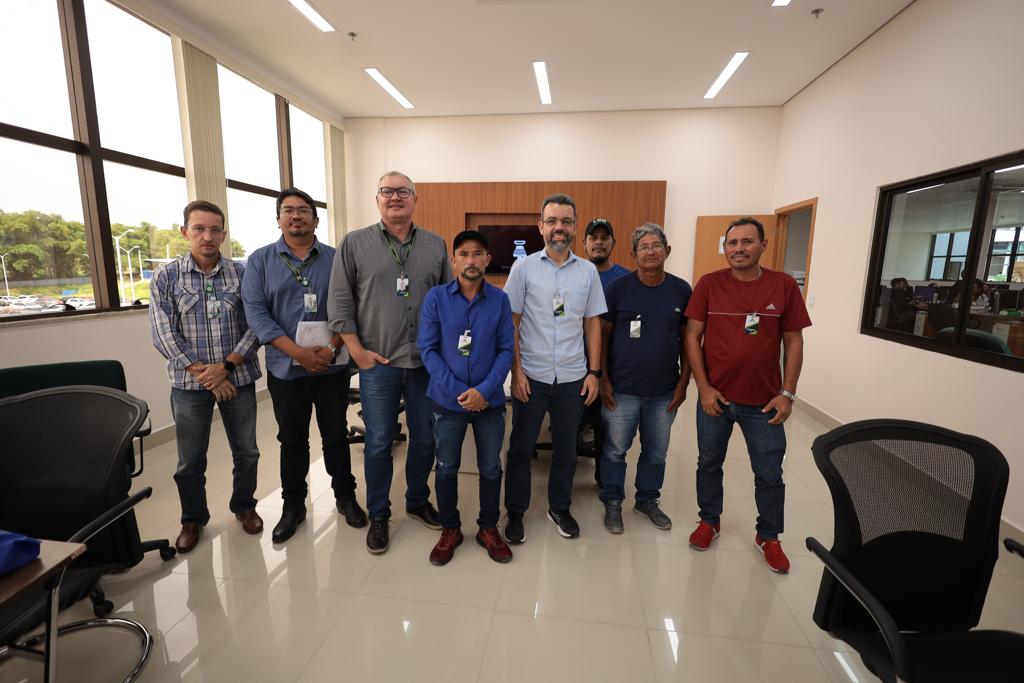 Comunidade Nossa Vitória recebe visita de técnicos da Amazonas Energia