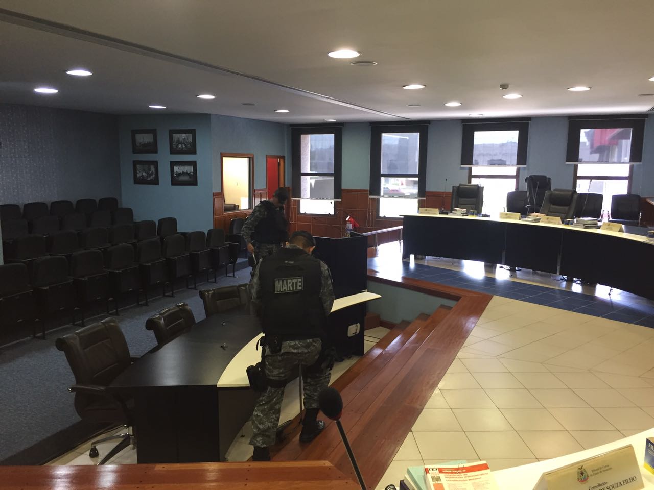 Ameaça de bomba esvazia o TCE-AM