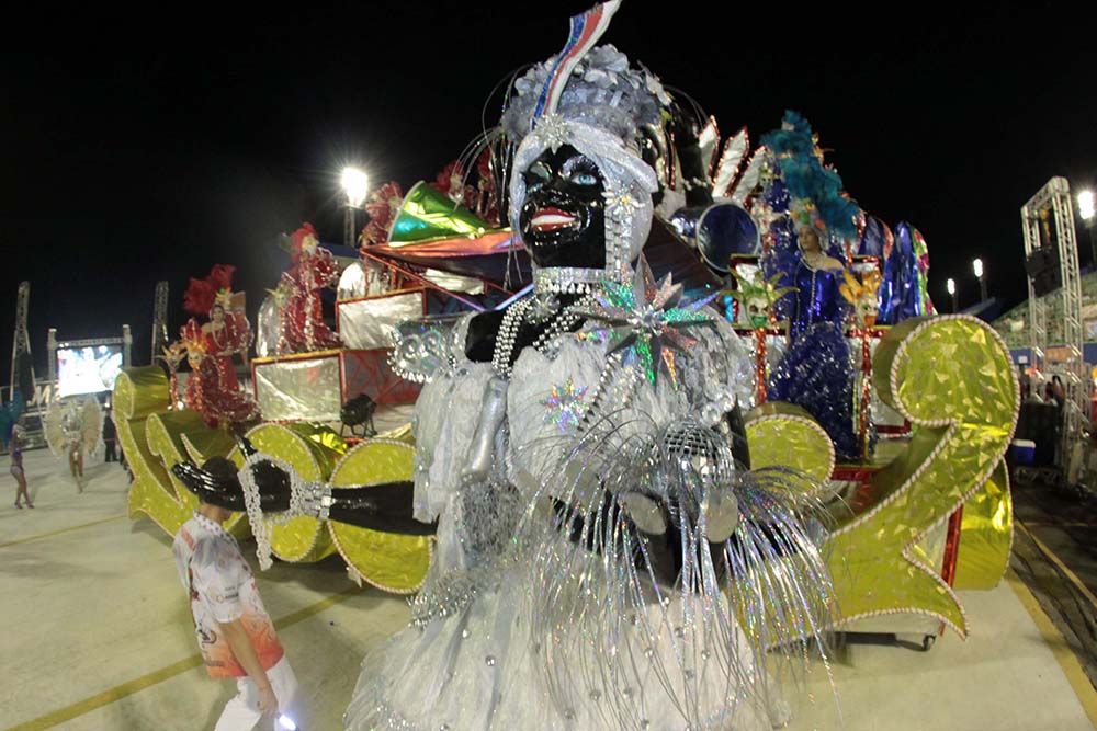 Escola de samba desiste do Carnaval 2017