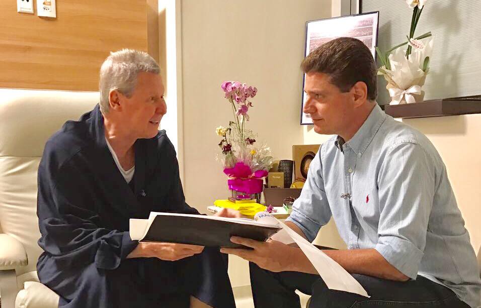 Arthur Neto retorna à prefeitura em abril