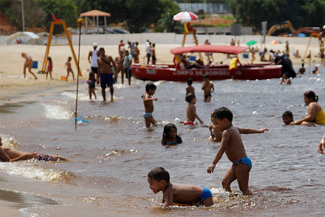 Rapaz que não sabia nadar morre na Ponta Negra