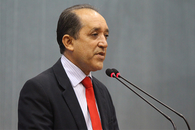 Após cão morto, vereador quer CMM sem animais