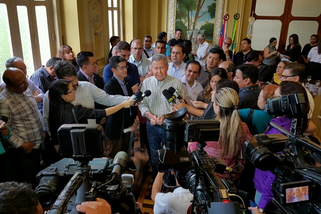 Prefeitura e Estado decidem reduzir a tarifa de ônibus