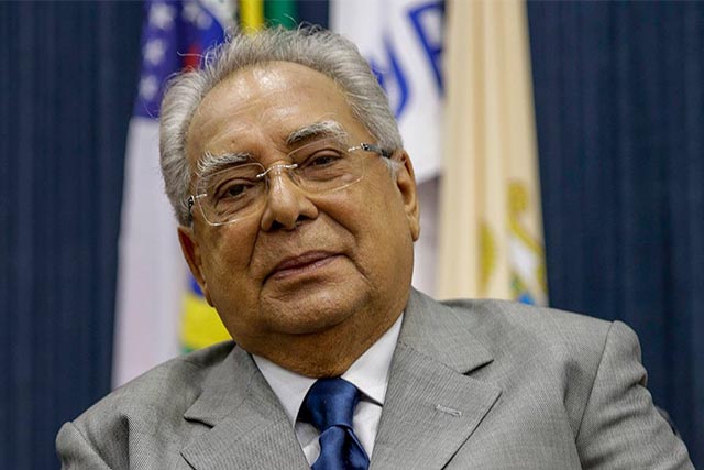 Amazonino convoca reunião após cassação de Melo