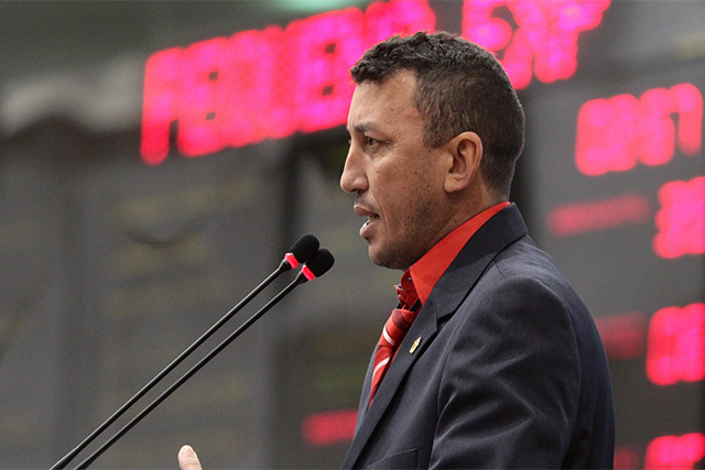 Vereador Sassá chama colegas de &#8220;bando de puxa-sacos&#8221;