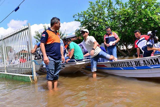 David responde críticas e toca obras em ritmo acelerado   