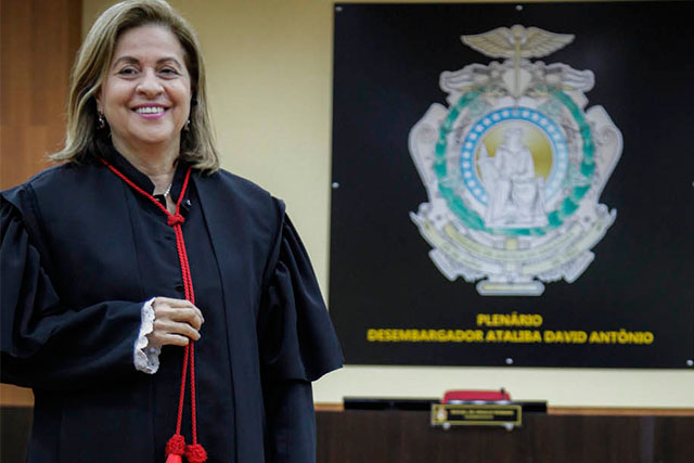 Marinha do Brasil homenageia Graça Figueiredo