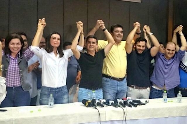Rebecca tem apoio do governador David Almeida