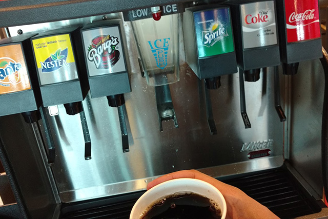 Governo quer o fim do refil em lanchonetes