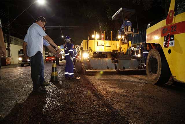 Rotta repete Arthur e vistoria obras à noite