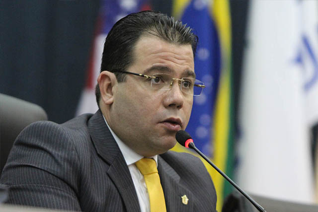 Wilker: “O tempo conspira contra as eleições diretas”