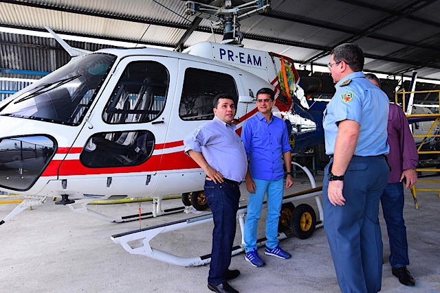 Segurança: Governador entrega viaturas e helicópteros