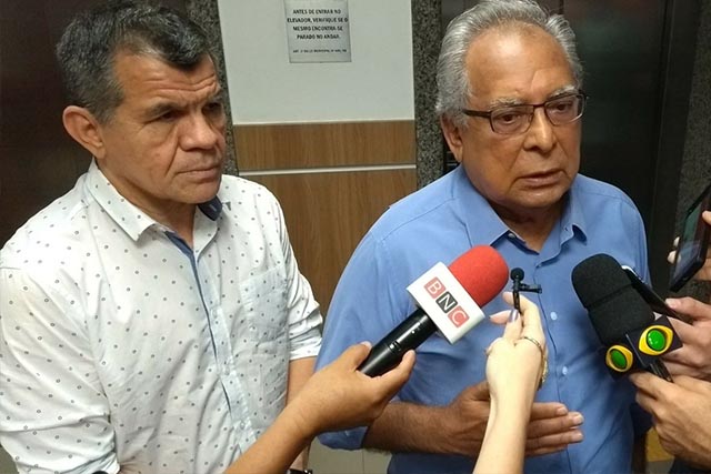 Amazonino comemora volta das eleições