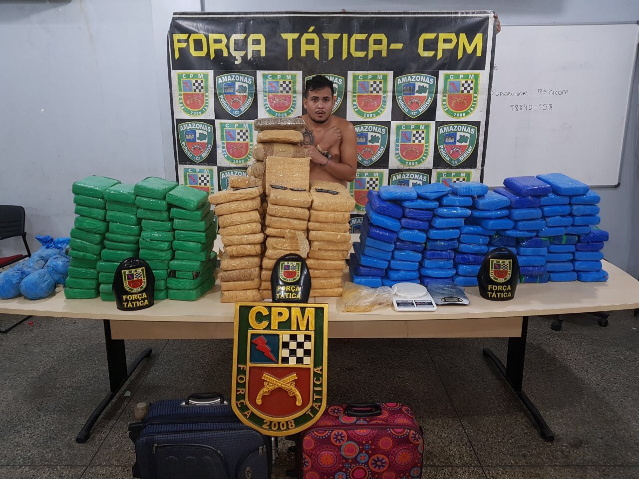 Homem é preso com mais de 200 quilos de drogas, na zona Leste