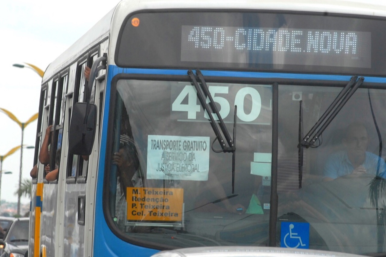 Comitê pressiona por transporte gratuito na eleição