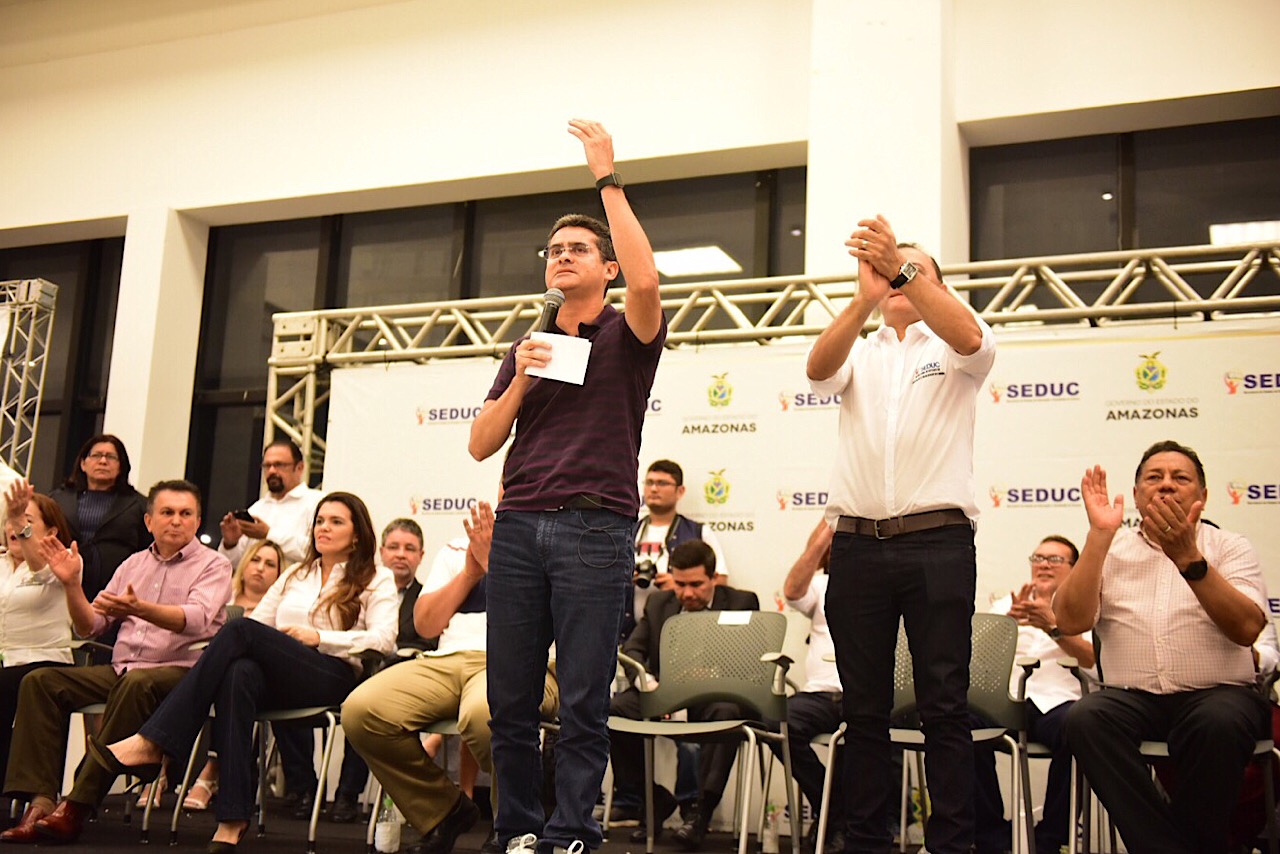 David anuncia R$ 236 milhões para 31 mil professores
