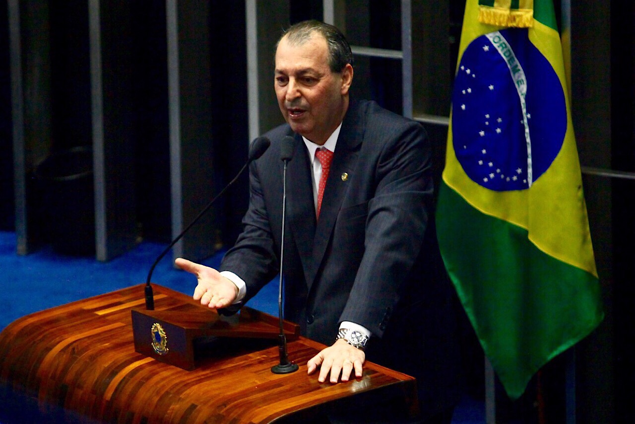 Omar exige voos mais baratos pro Norte