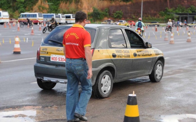 Detran-AM lança projeto para emissão gratuita de CNH
