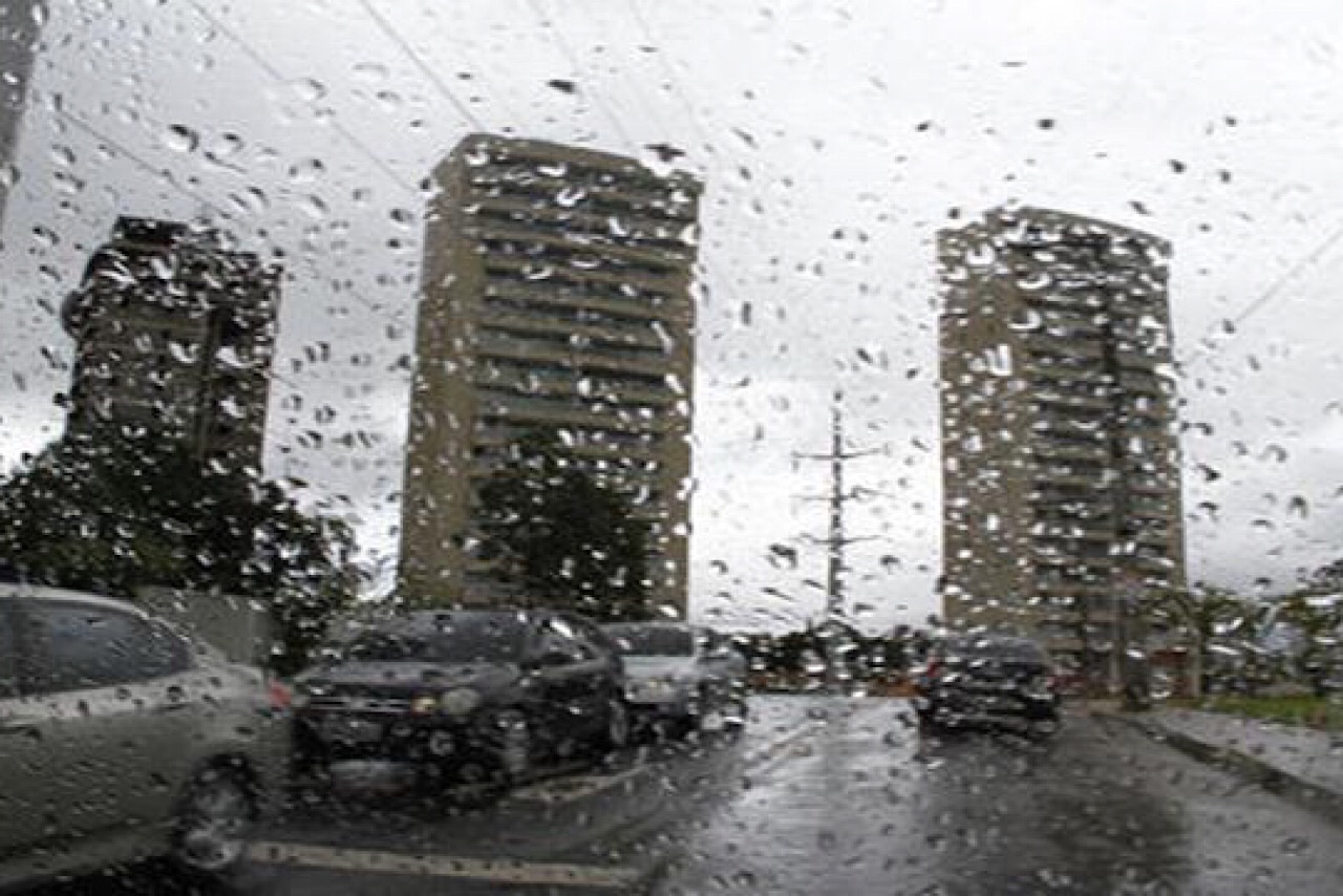 Chuva deixa 43 mil sem luz em Manaus