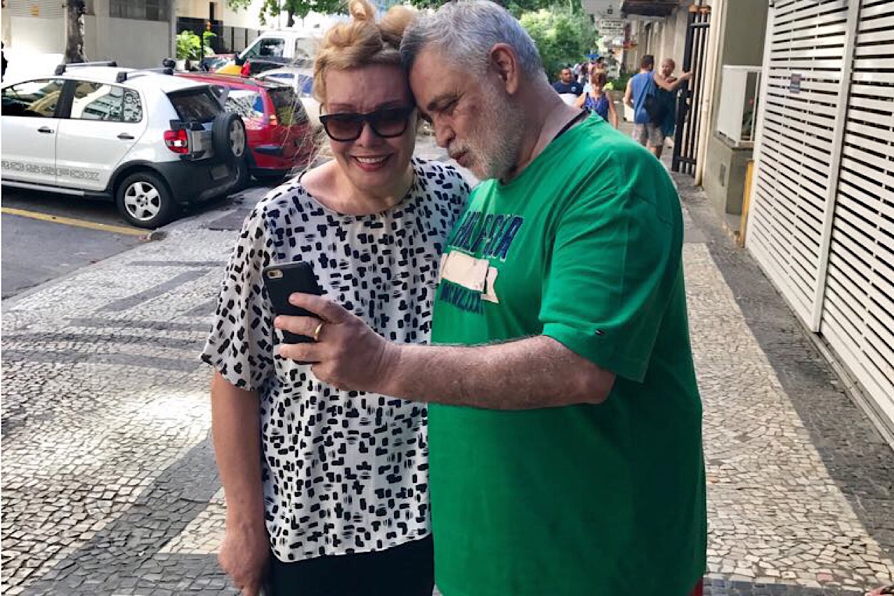 Amigos amazonenses choram o adeus a Rogéria