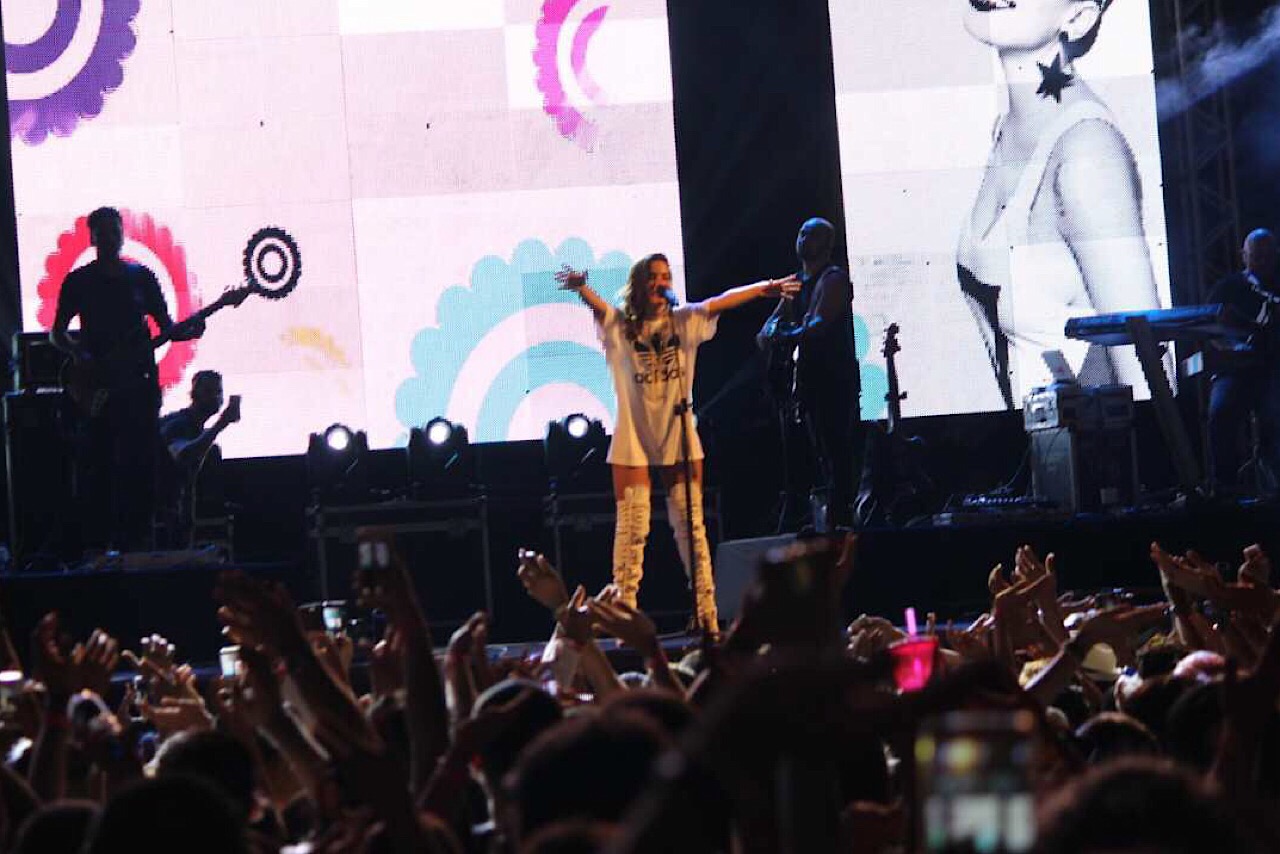 Anitta, Simone e Simaria lotam Arena da Amazônia