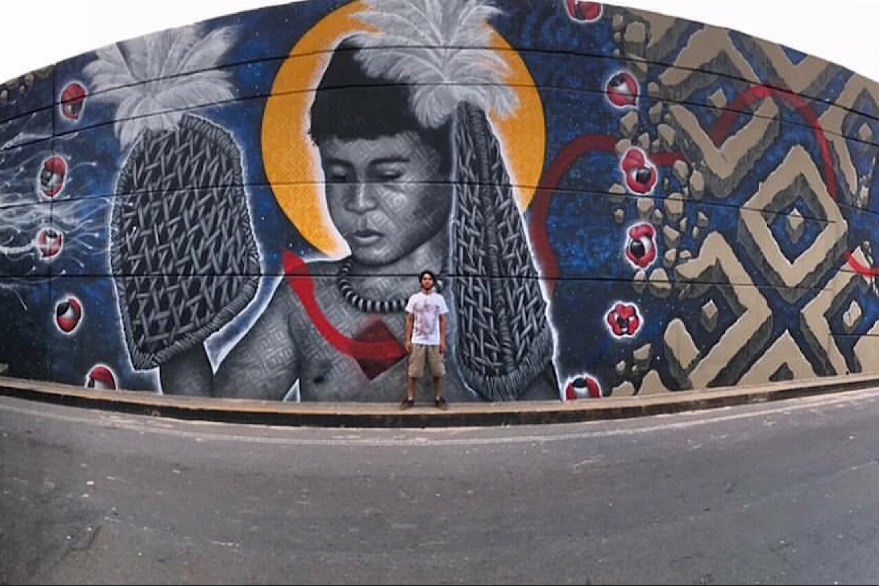 Grafiteiros concluem pintura nos viadutos da cidade