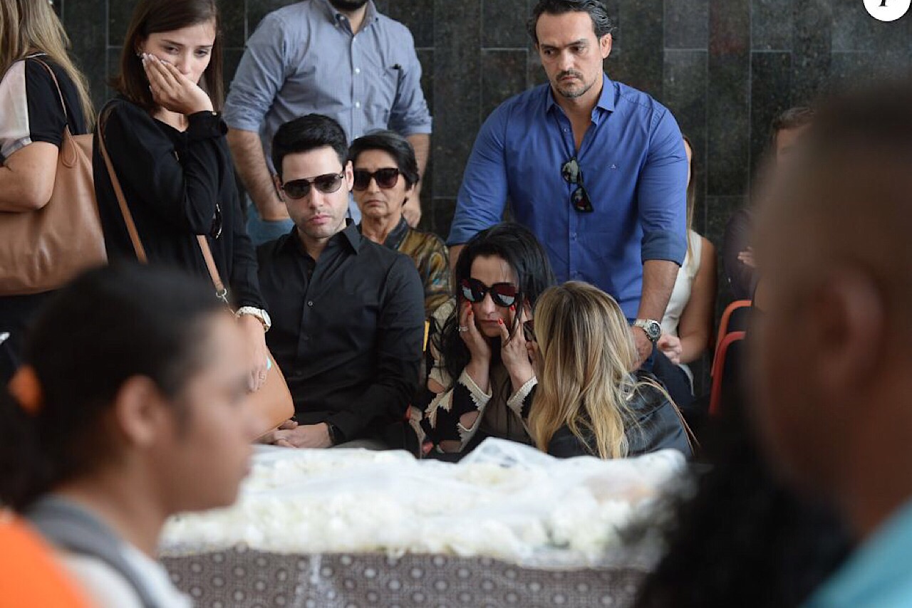 Após velório, Fabíola Gadelha faz nova homenagem a Marcelo Rezende