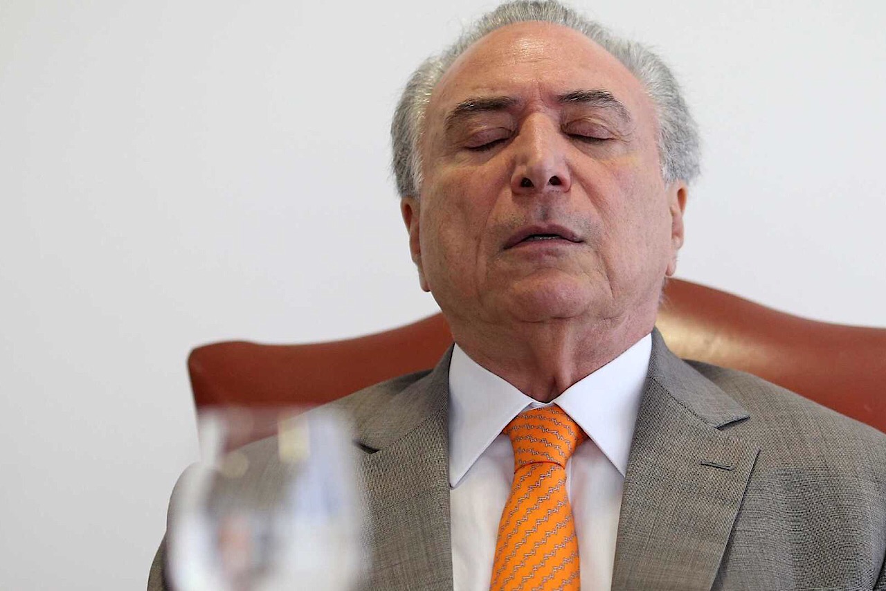 Temer passa mal e é levado a centro cirúrgico