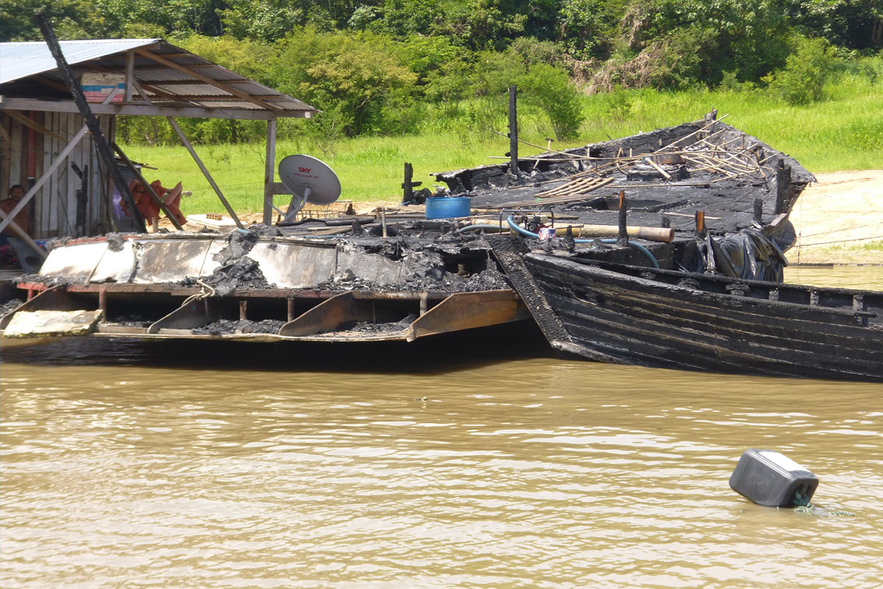 Dono de barco que explodiu em Anori leva multa de R$ 220 mil