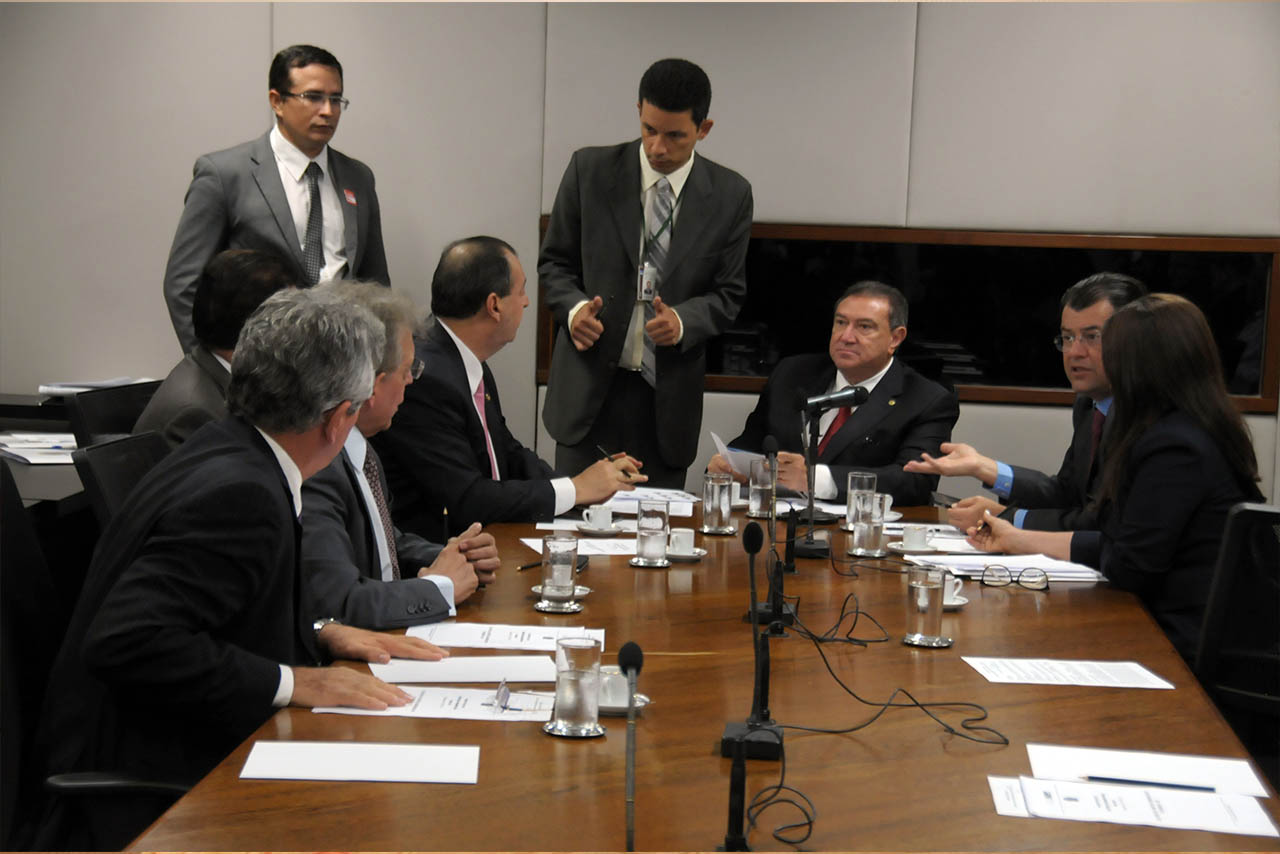 Braga debate Orçamento da União com bancada do AM