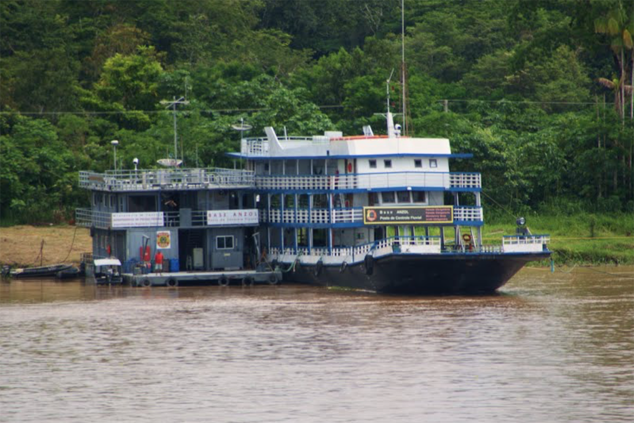 Policiais ficam feridos após emboscada de traficantes