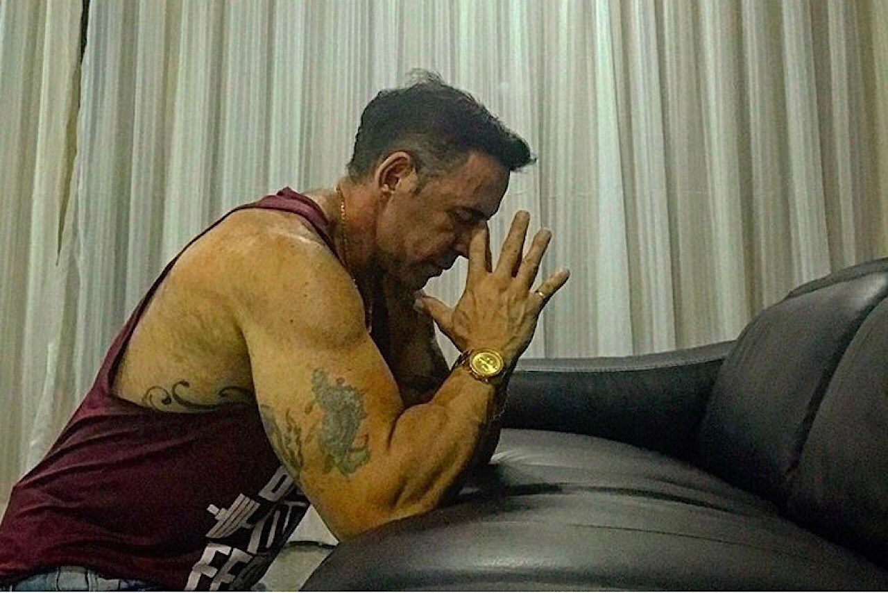 Sabino não consegue assinar o nome, diz Estadão