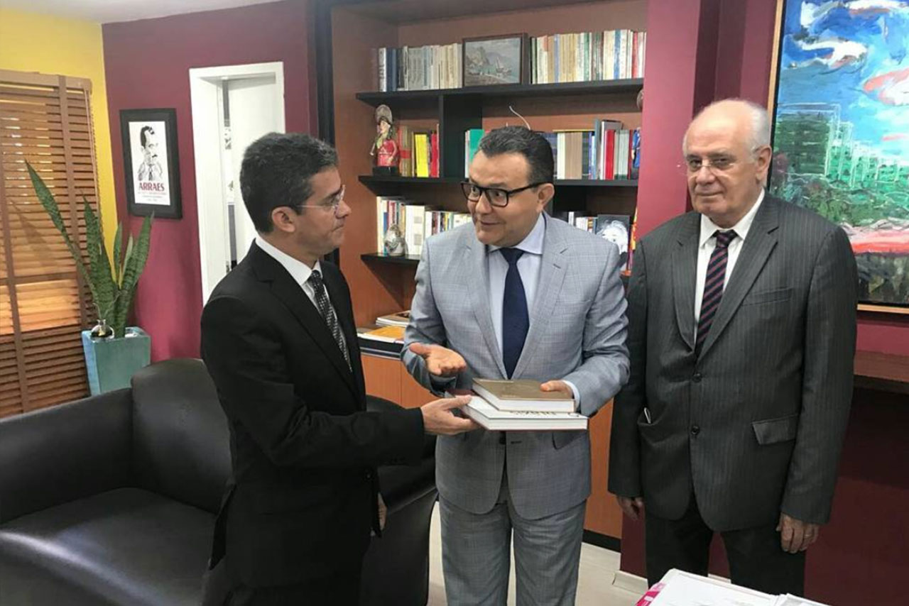 Em Brasília, David Almeida fica mais perto do PSB