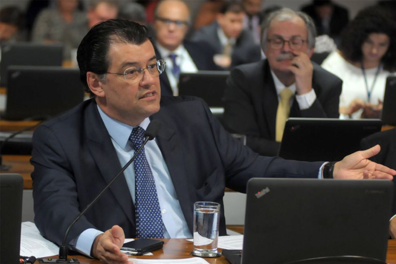 Braga critica decreto de Temer que inicia privatizações