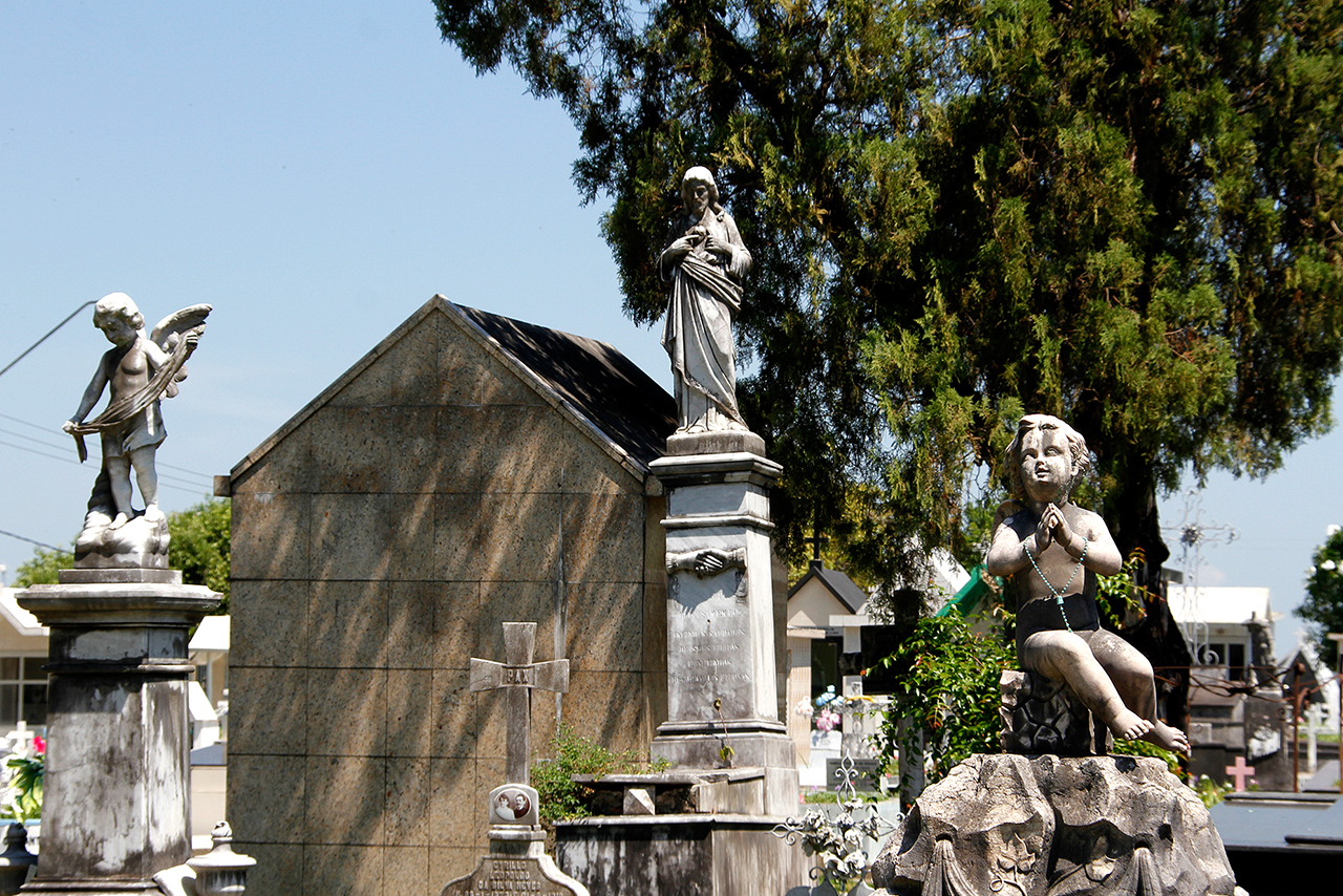 Dia de Finados: Prefeitura de Manaus tem projeto de ossuário para resolver lotação nos cemitérios