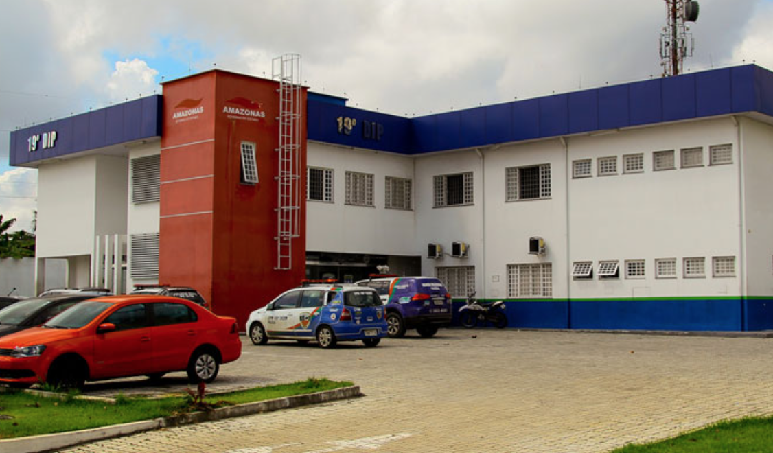 Taxista é preso em flagrante após estuprar jovem de 18 anos