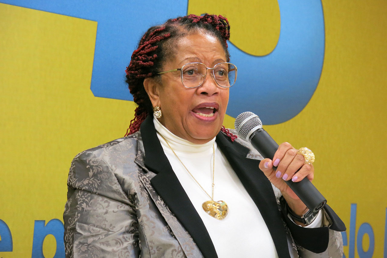 Ministra recebe R$ 30,4 mil e reclama: Como vou comer, beber e calçar?