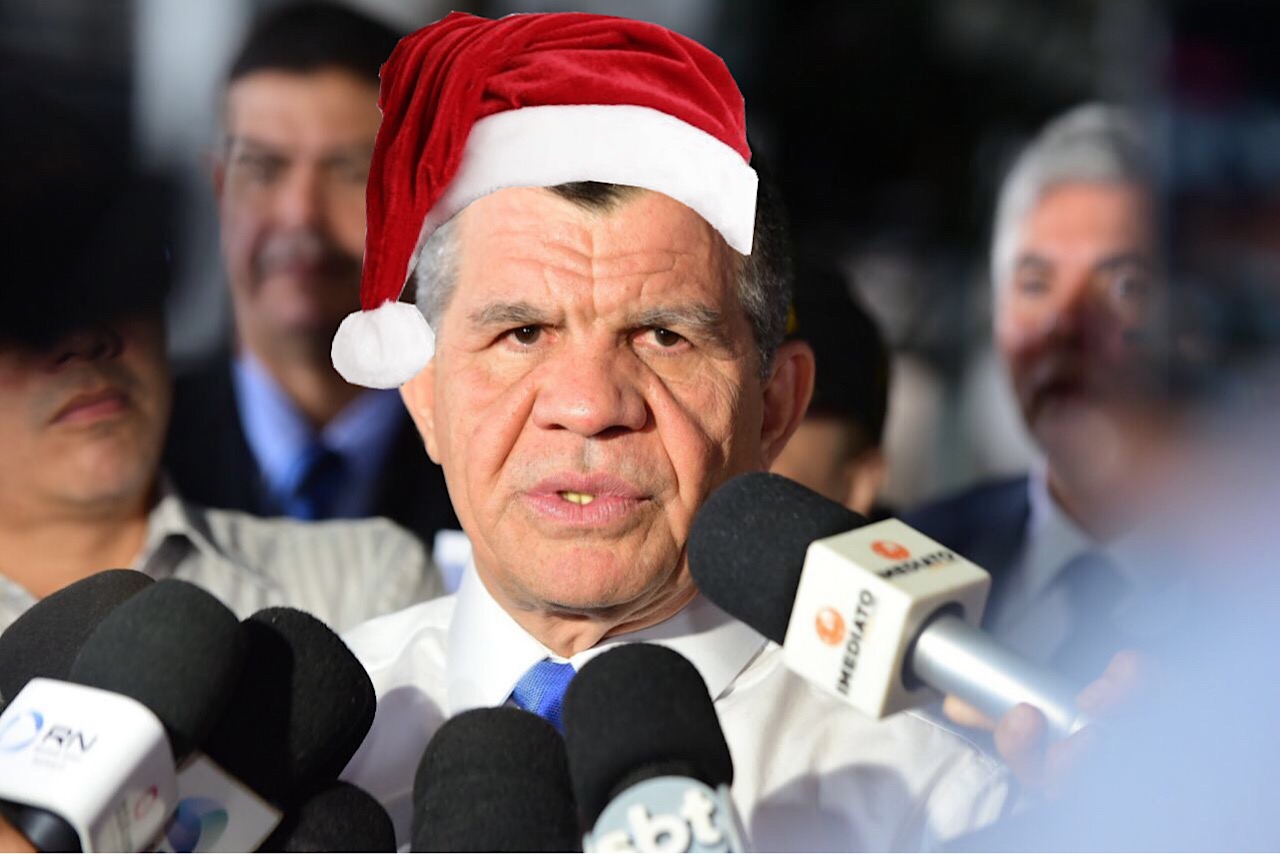 Bosco vira papai noel no Morro da Liberdade