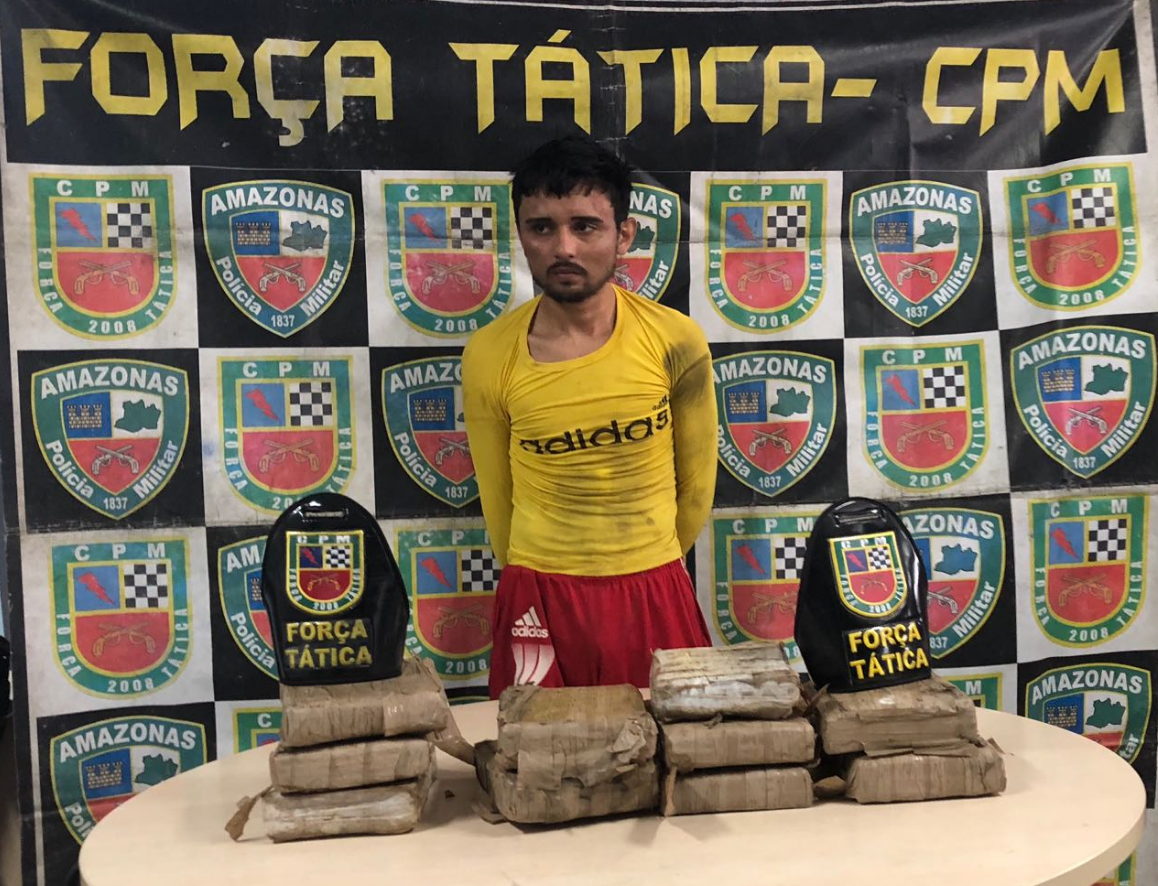 Homem é preso com 10 quilos de maconha em estacionamento de supermercado