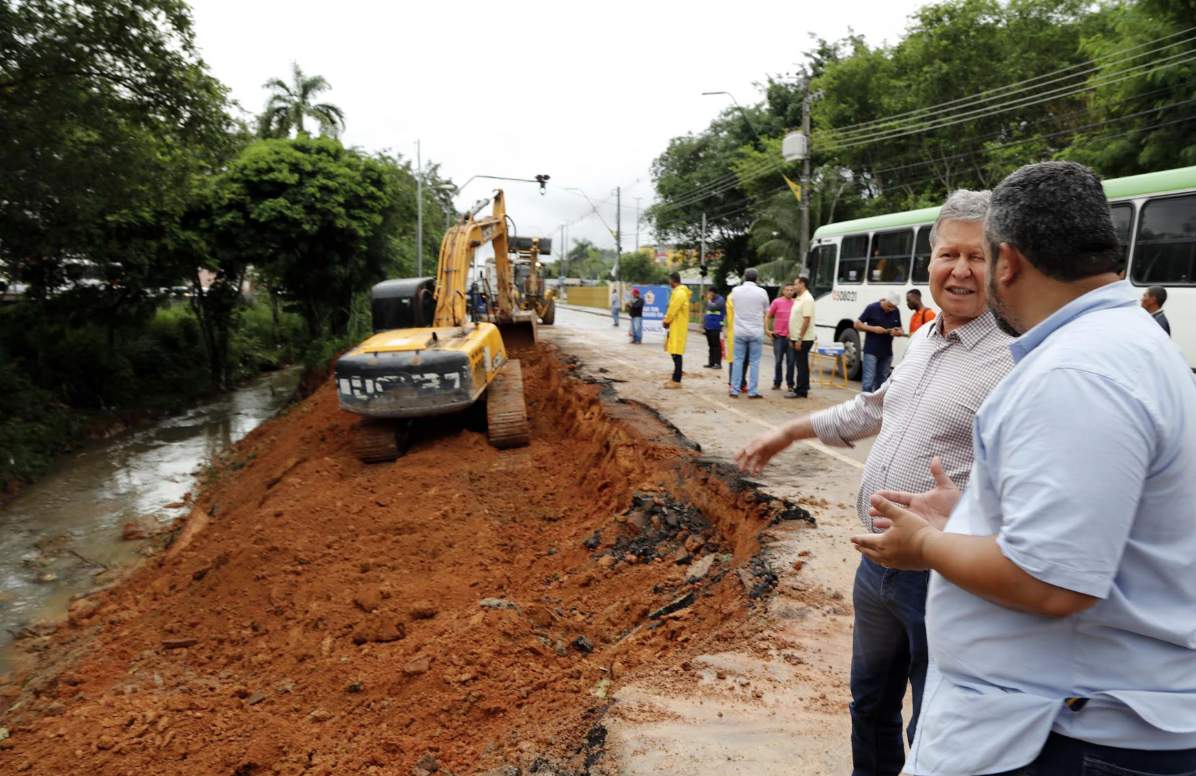 Prefeitura conclui serviços em área interditada na avenida Brasil